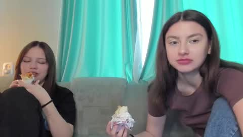 Snapshot of lizzi_muur chatting on 01-31-25, 10:42 lizzi_muur online show from 01-31-25, 10:42