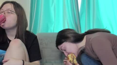 Snapshot of lizzi_muur chatting on 02-02-25, 10:24 lizzi_muur online show from 02-02-25, 10:24