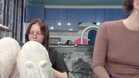 Snapshot of lizzi_muur chatting on 02-05-25, 02:16 lizzi_muur online show from 02-05-25, 02:16