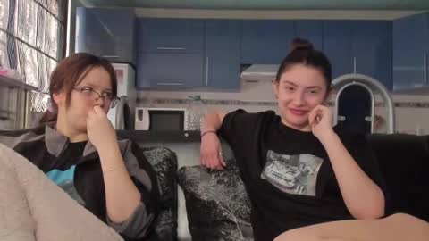 Snapshot of lizzi_muur chatting on 02-08-25, 01:33 lizzi_muur online show from 02-08-25, 01:33