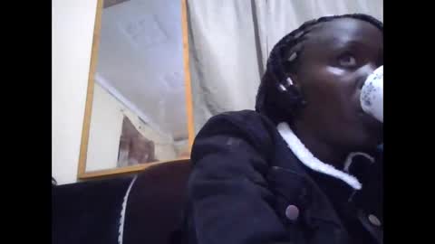 Snapshot of lizzie2020 chatting on 05-31-26, 06:53 lizzie2020 online show from 05-31-26, 06:53