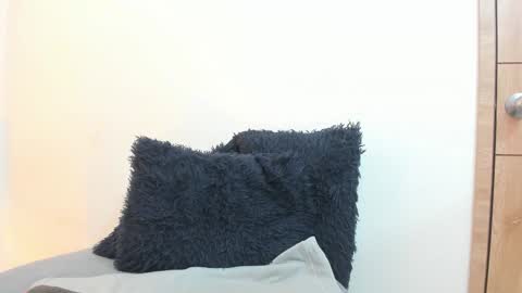 Snapshot of lizzie_williamss chatting on 12-21-25, 03:35 lizzie_williamss online show from 12-21-25, 03:35