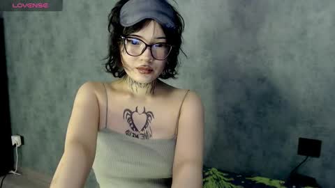 LizzieLight online show from 12-17-24, 01:07