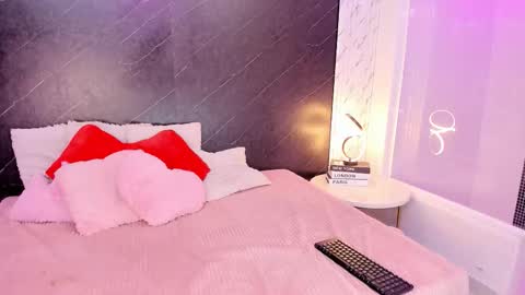 I am Lizz online show from 10-22-25, 12:05