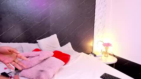 Snapshot of lizziierose chatting on 07-17-26, 12:12 I am Lizz online show from 07-17-26, 12:12
