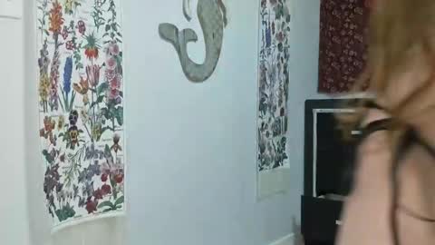 Snapshot of lizzy_fit chatting on 12-04-25, 08:39 lizzy_fit online show from 12-04-25, 08:39