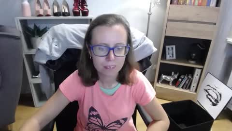 Snapshot of lizzy_sparkle chatting on 09-12-25, 04:23 Lizzy online show from 09-12-25, 04:23