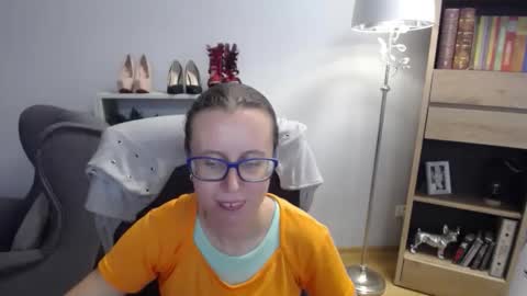 Snapshot of lizzy_sparkle chatting on 09-19-25, 04:36 Lizzy online show from 09-19-25, 04:36