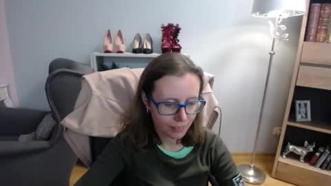 Snapshot of lizzy_sparkle chatting on 09-25-25, 04:49 Lizzy online show from 09-25-25, 04:49