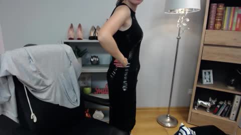 Snapshot of lizzy_sparkle chatting on 10-17-25, 05:54 Lizzy online show from 10-17-25, 05:54