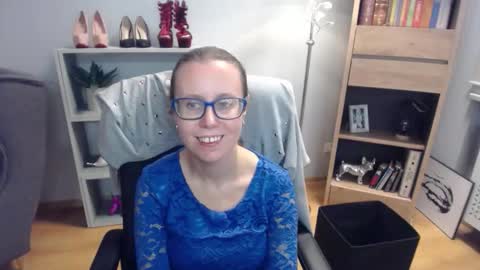 Snapshot of lizzy_sparkle chatting on 10-23-25, 05:40 Lizzy online show from 10-23-25, 05:40