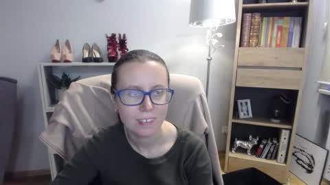 Snapshot of lizzy_sparkle chatting on 10-28-25, 06:06 Lizzy online show from 10-28-25, 06:06