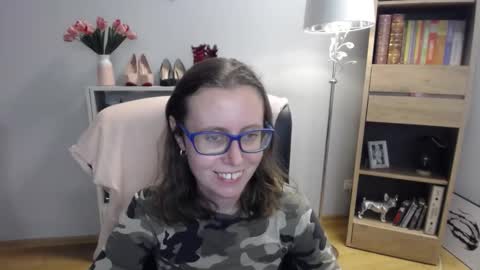 Snapshot of lizzy_sparkle chatting on 11-14-25, 06:01 Lizzy online show from 11-14-25, 06:01