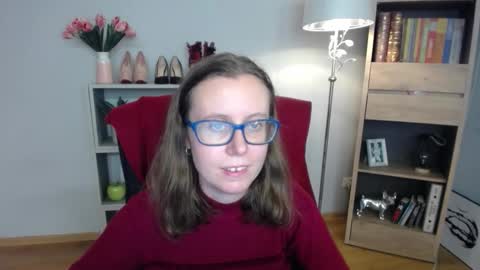 Snapshot of lizzy_sparkle chatting on 11-17-25, 06:30 Lizzy online show from 11-17-25, 06:30