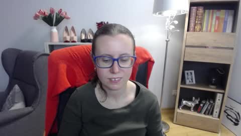 Snapshot of lizzy_sparkle chatting on 11-25-25, 05:51 Lizzy online show from 11-25-25, 05:51