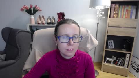 Snapshot of lizzy_sparkle chatting on 11-27-25, 05:31 Lizzy online show from 11-27-25, 05:31