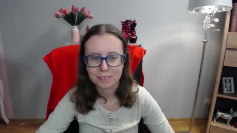 Snapshot of lizzy_sparkle chatting on 12-15-25, 05:23 Lizzy online show from 12-15-25, 05:23