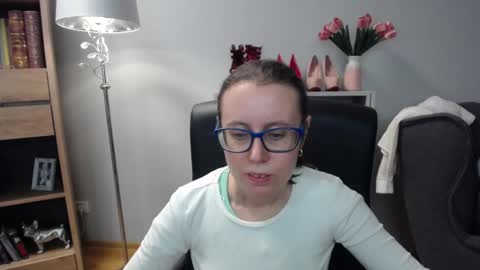 Lizzy online show from 12-23-25, 05:38