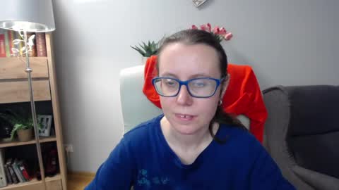 Lizzy online show from 04-07-26, 04:35