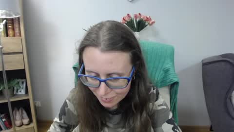 Snapshot of lizzy_sparkle chatting on 05-13-26, 05:16 Lizzy online show from 05-13-26, 05:16