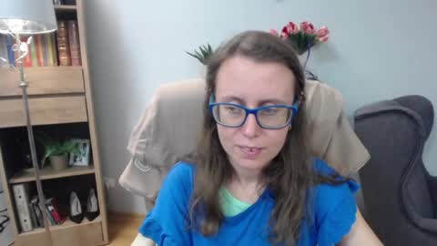 Snapshot of lizzy_sparkle chatting on 06-12-26, 04:44 Lizzy online show from 06-12-26, 04:44