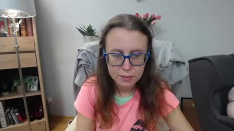 Snapshot of lizzy_sparkle chatting on 07-20-26, 04:27 Lizzy online show from 07-20-26, 04:27