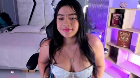 Snapshot of lizzybrooks_ chatting on 04-05-26, 04:09 LIZZY online show from 04-05-26, 04:09