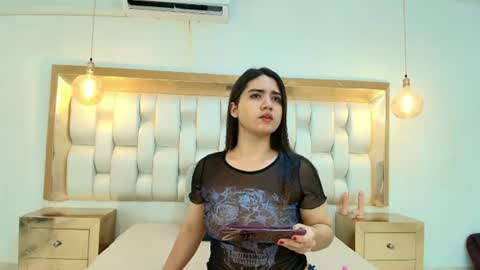 Snapshot of lizzyraven chatting on 06-27-26, 11:37 LIZZY RAVEN online show from 06-27-26, 11:37