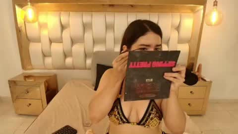 Snapshot of lizzyraven chatting on 07-01-26, 11:45 LIZZY RAVEN online show from 07-01-26, 11:45
