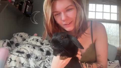 Snapshot of lizzyylovesick chatting on 01-27-25, 02:13 lizzybunny online show from 01-27-25, 02:13