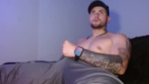 Snapshot of lliamm_2 chatting on 10-11-25, 04:33 lliamm 2 online show from 10-11-25, 04:33