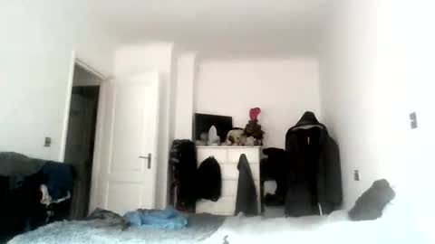 Snapshot of llinklink2 chatting on 09-23-25, 08:39 ellbee online show from 09-23-25, 08:39