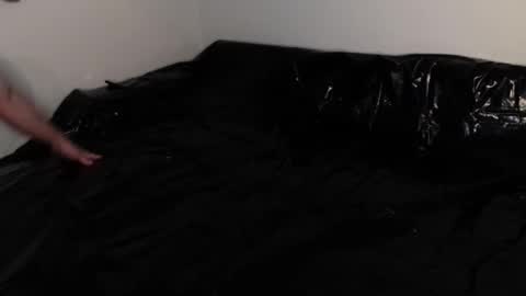 Snapshot of llovelatex chatting on 12-16-25, 08:25 llovelatex online show from 12-16-25, 08:25