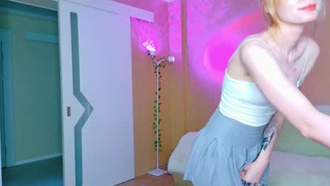 llovelymia online show from 06-24-26, 03:05