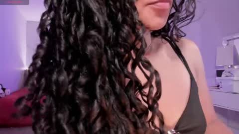 Snapshot of lm_kloeeh chatting on 04-22-26, 02:03 Kloe see you 28-11 to celebrate my birthday online show from 04-22-26, 02:03