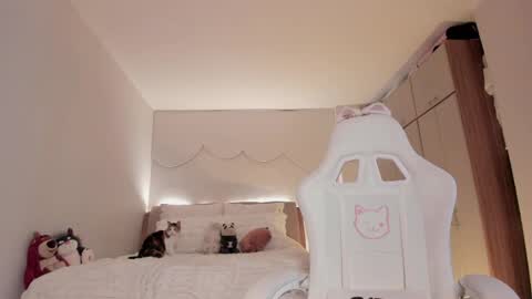 Snapshot of lm_kloeeh chatting on 05-14-26, 11:33 Kloe see you 28-11 to celebrate my birthday online show from 05-14-26, 11:33