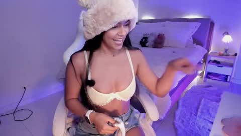 Snapshot of lm_kloeeh chatting on 05-27-26, 12:18 Kloe see you 28-11 to celebrate my birthday online show from 05-27-26, 12:18