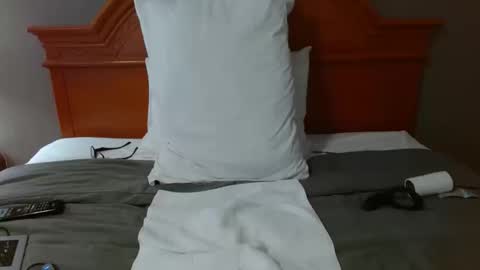 Snapshot of lnsideher69 chatting on 10-12-25, 12:53 John online show from 10-12-25, 12:53