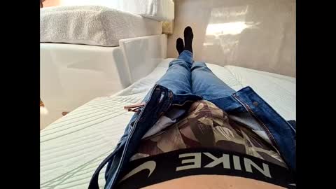 Lo82 online show from 02-23-25, 02:35