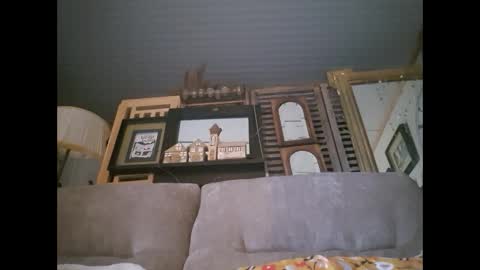 Lo82 online show from 02-10-26, 01:37