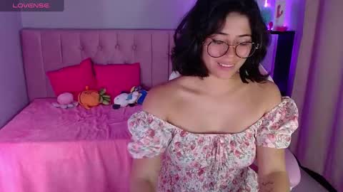 Snapshot of loaluxury chatting on 01-24-25, 02:18 Pamela online show from 01-24-25, 02:18