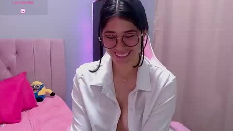 Snapshot of loaluxury chatting on 02-07-25, 01:32 Pamela online show from 02-07-25, 01:32