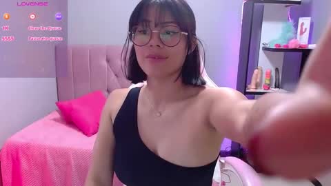 Snapshot of loaluxury chatting on 02-09-25, 12:17 Pamela online show from 02-09-25, 12:17