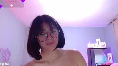 Snapshot of loaluxury chatting on 02-10-25, 01:35 Pamela online show from 02-10-25, 01:35