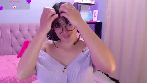 Snapshot of loaluxury chatting on 02-23-25, 11:36 Pamela online show from 02-23-25, 11:36