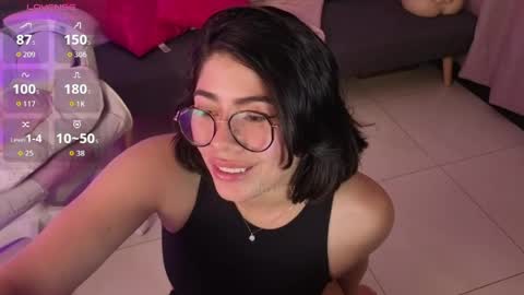 Snapshot of loaluxury chatting on 04-27-26, 08:40 Pamela online show from 04-27-26, 08:40