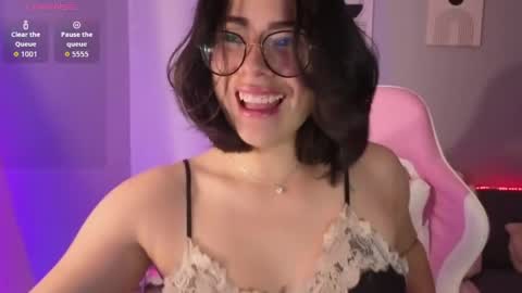 Snapshot of loaluxury chatting on 05-10-26, 02:00 Pamela online show from 05-10-26, 02:00