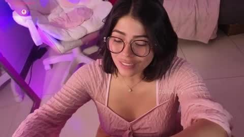 Snapshot of loaluxury chatting on 05-14-26, 10:27 Pamela online show from 05-14-26, 10:27
