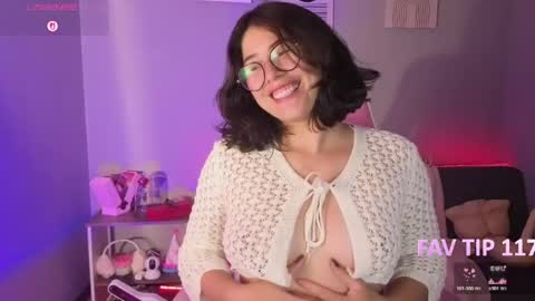 Snapshot of loaluxury chatting on 05-18-26, 03:02 Pamela online show from 05-18-26, 03:02