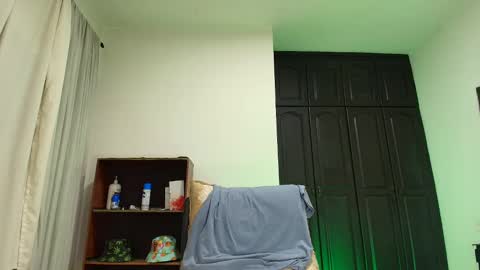 Snapshot of lobo_cockk chatting on 01-19-25, 01:53 edwin online show from 01-19-25, 01:53